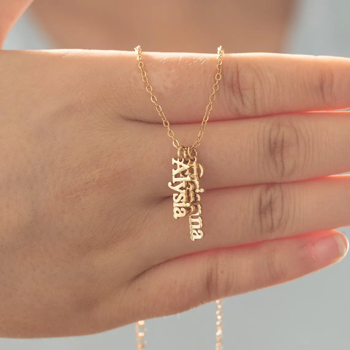 Personalize Custom Vertical Multiple Name Necklace For Women Family Jewelry Dangle Nameplate Necklace Best Friend Gifts